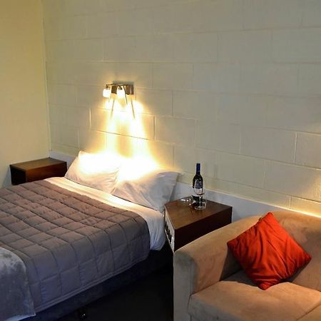 Charles Sturt Motor Inn West Wyalong Eksteriør billede