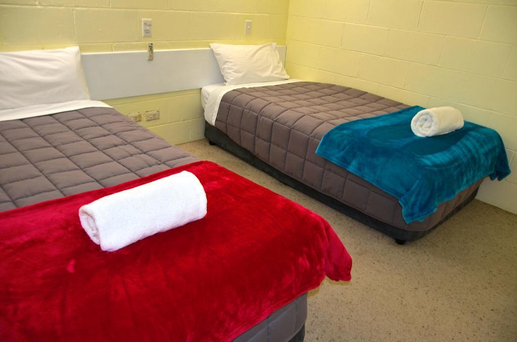 Charles Sturt Motor Inn West Wyalong Eksteriør billede